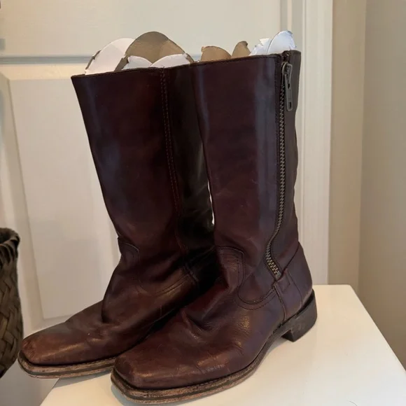 Frye Heath women's leather boots in maple or brown. Size 7.5 - Picture 2 of 11